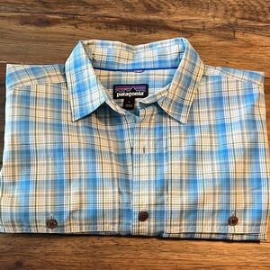 Patagonia longsleeve shirt.